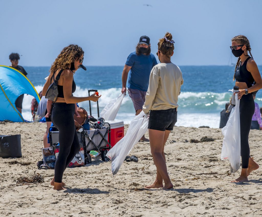 Good Sam Beach Clean Event at Salt Creek Beach Park in Dana Point, CA 
April 17, 2021
Rich Cruse / CrusePhoto.com